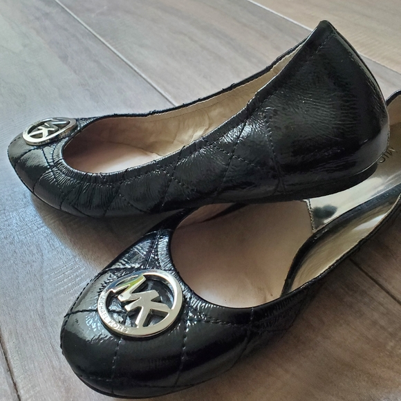 Michael Kors Flats - Picture 4 of 6